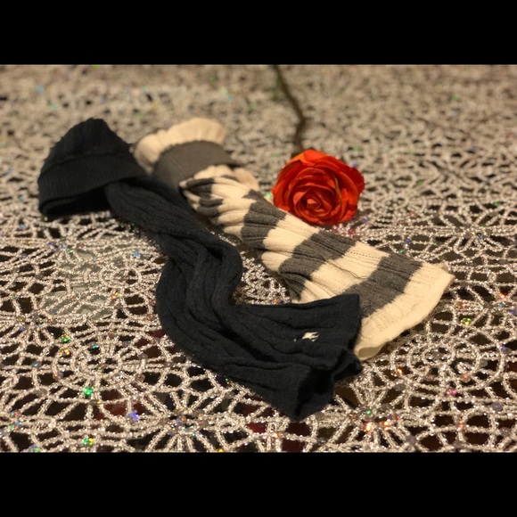 Bundle of two Abercrombie and Fitch legwarmers - Picture 1 of 2